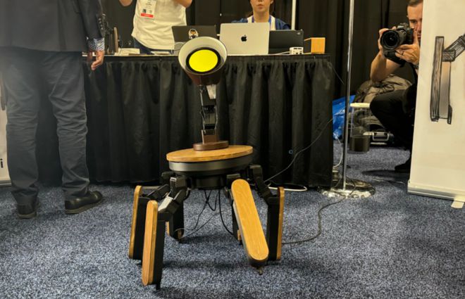屏：解锁那些让人直呼 “哇塞” 的新奇科技！冰球突破技巧CES 2025 被 AI 霸(图9)