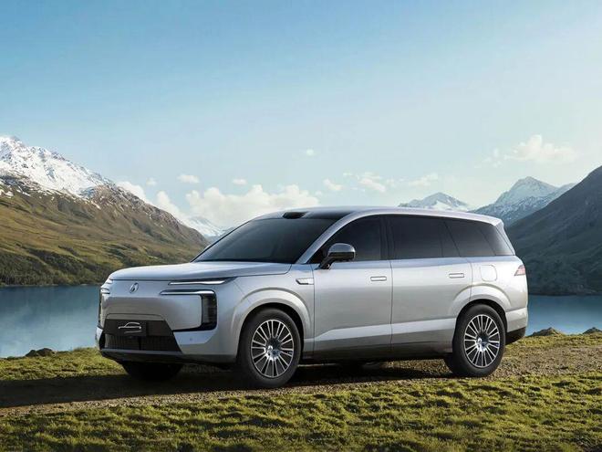 官宣：10月底正式上市！冰球突破游戏比亚迪新车(图2)